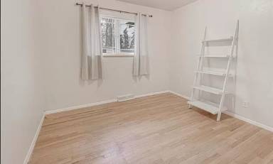 Main picture of 704 Clinton Way