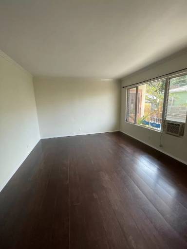 Main picture of 919-921 Parkman Ave