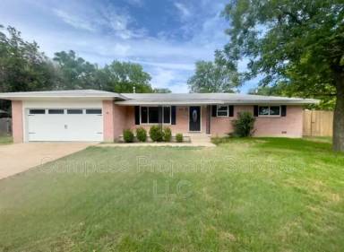 Main picture of 409 Sharron Dr