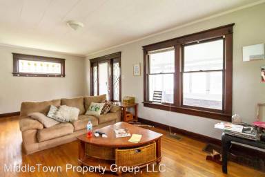 Main picture of 2105 W Jackson St
