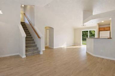 Main picture of 3456 N Maplestone Ave