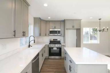 Main picture of 16385 Valencia Ave