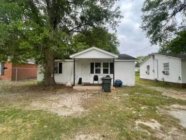 Main picture of 949 Woods St