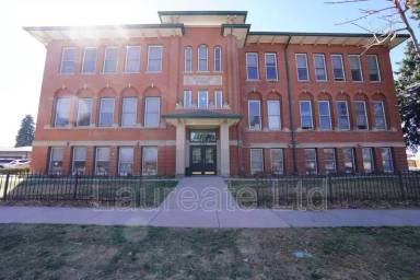Main picture of 5025 Lowell Blvd