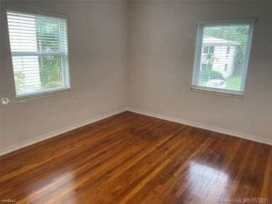 Main picture of 510 Santander Ave