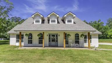 Main picture of 7593 Carah Dr