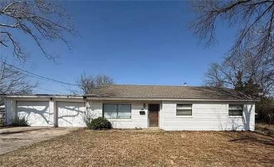 Main picture of 45 15th Ave NW
