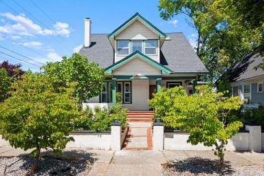 Main picture of 1028 W Chelan Ave