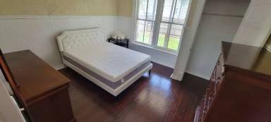 Main picture of 406 E Unaka Ave