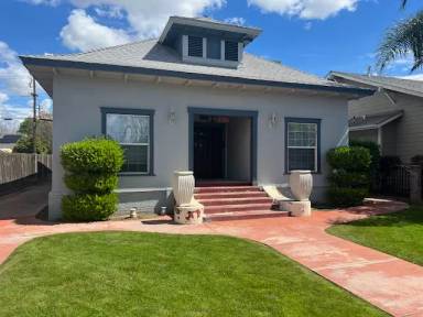 Main picture of 814 N Van Ness Ave
