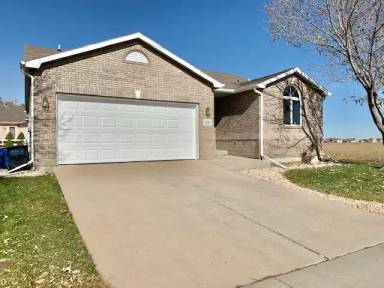Main picture of 2597 Turquoise St