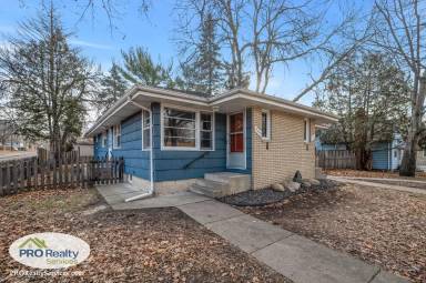 Main picture of 4357 7th St NE