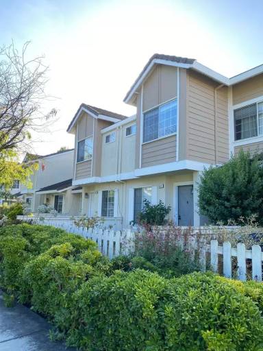 Main picture of 5111 Shalimar Cir