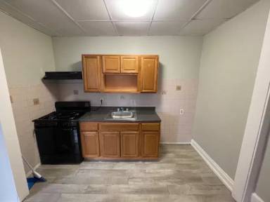 Main picture of 2 Columbia Ave