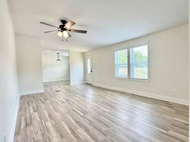 Main picture of 2729 Southern Aire Rd