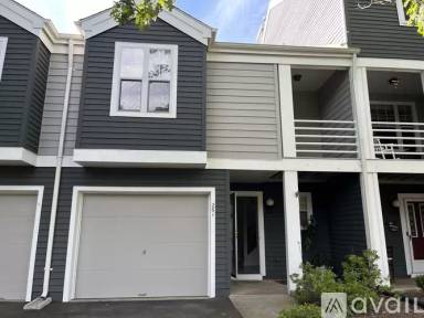 Main picture of 261 Hedgerow Rd