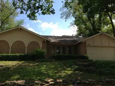 Main picture of 2938 E 77th St