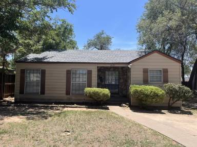 Main picture of 2403 32nd St