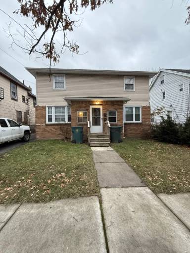 Main picture of 122 Independence St
