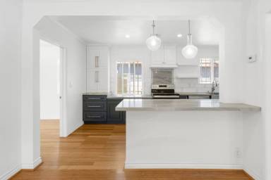 Main picture of 5327 6th Ave