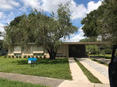 Main picture of 115 SE Lucero Dr