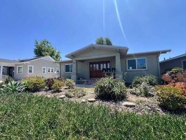 Main picture of 144 Primrose Ave