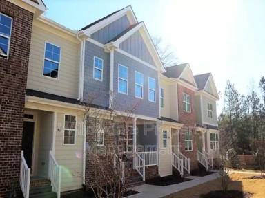 Main picture of 904 Laurel Gate Dr