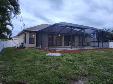 Main picture of 2136 SW 12th Ave