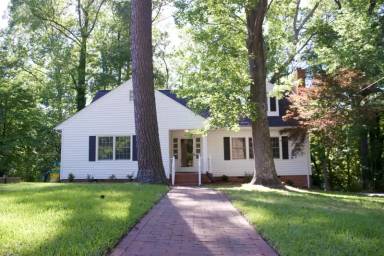 Main picture of 1605 Beaumont Dr