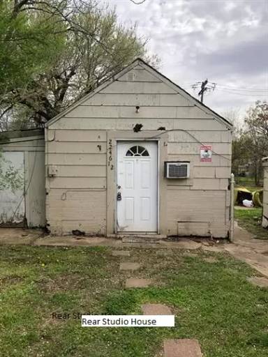 Main picture of 2216 NW 35th St