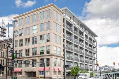 Main picture of 353 W 4th St