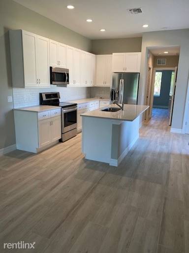 Main picture of 1174 Lake McGregor Dr