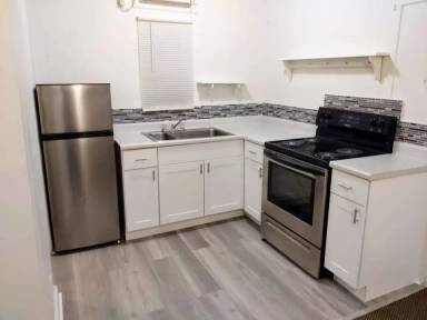 Main picture of 120 E 8th St