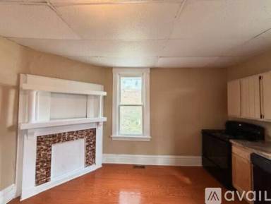 Main picture of 115 Spring St