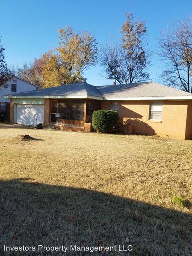 Main picture of 1425 Oakwood Dr
