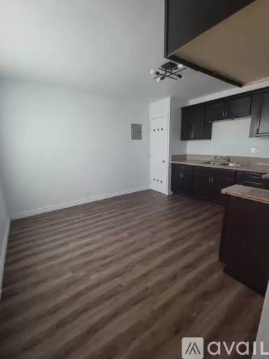 Main picture of 1054 N Pershing Ave