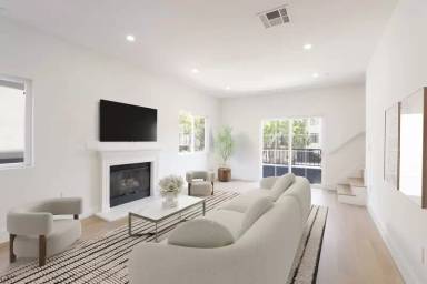 Main picture of 1325 N Poinsettia Pl