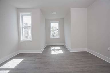 Main picture of 2039 N Stillman St