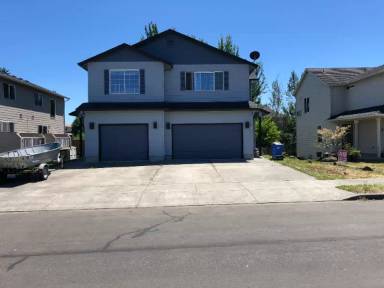 Main picture of 2016 SE 11th Ave
