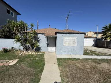 Main picture of 1525 W 226th St
