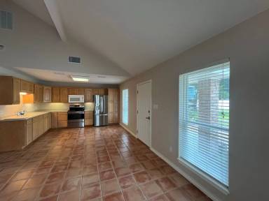 Main picture of 3118 Seafoam Dr
