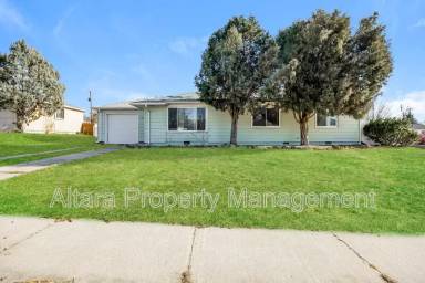 Main picture of 2123 Robin Dr