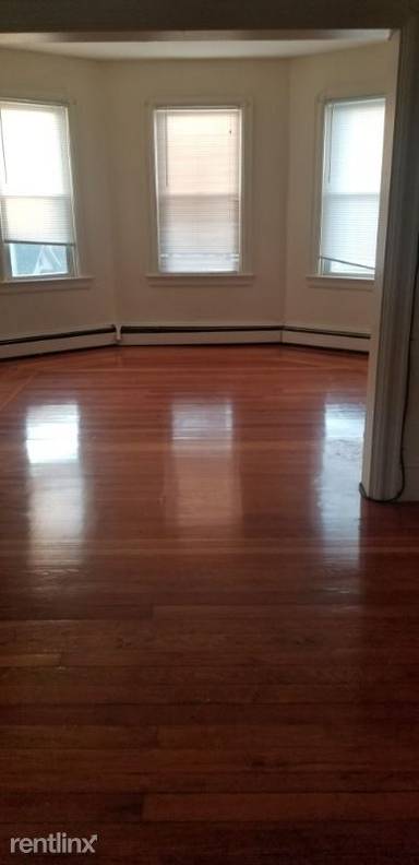 Main picture of 84 Huron St