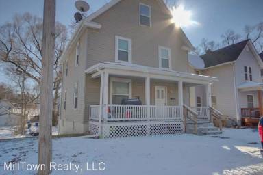 Main picture of 1131 E 15th St