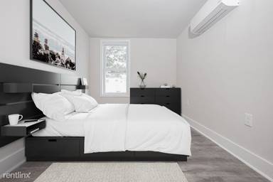 Main picture of 270 E Sharpnack St