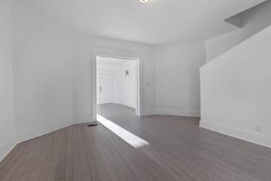 Main picture of 255 N 18th St