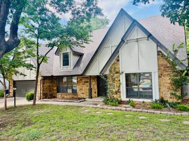 Main picture of 7841 S Hickory Ct