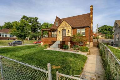 Main picture of 2406 N 48th St