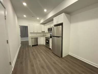 Main picture of 4936 W Thompson St