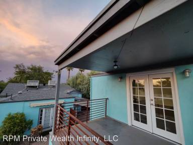 Main picture of 1131 E Coronado Rd